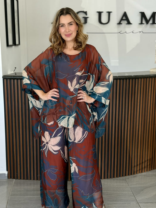 Conjunto ocre y azul detalles flores