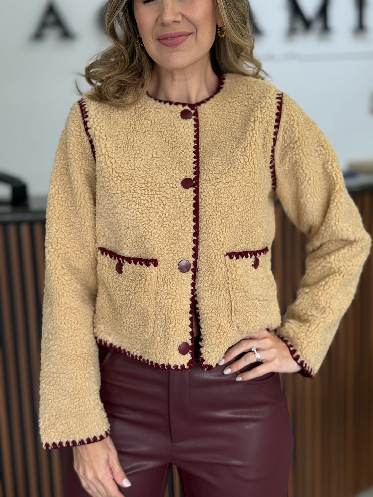 Chaqueta shearling camel