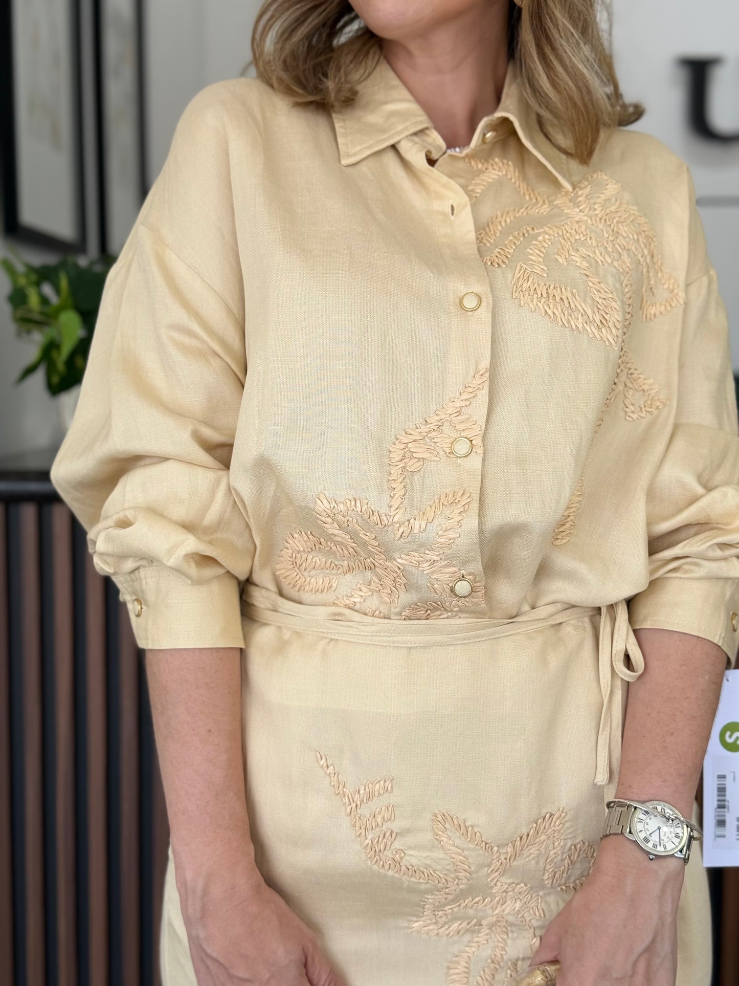 Conjunto camisa y falda beige
