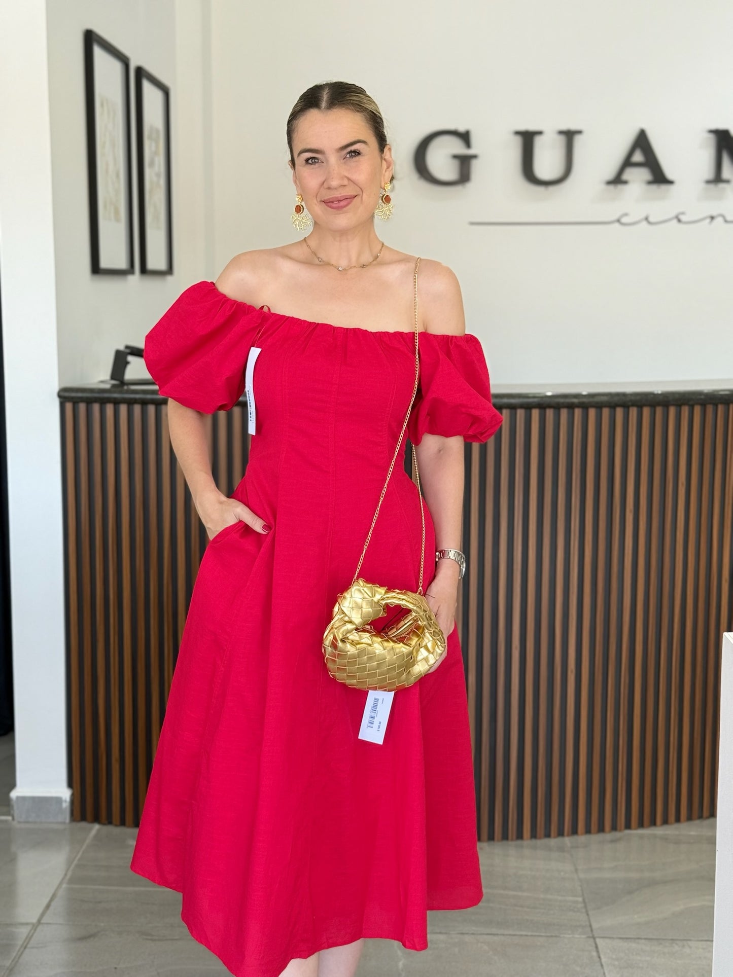 Vestido rojo largo detalles mangas