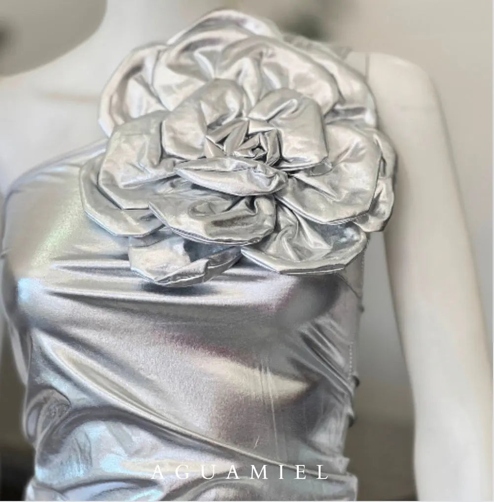 Blusa 1 hombro flor