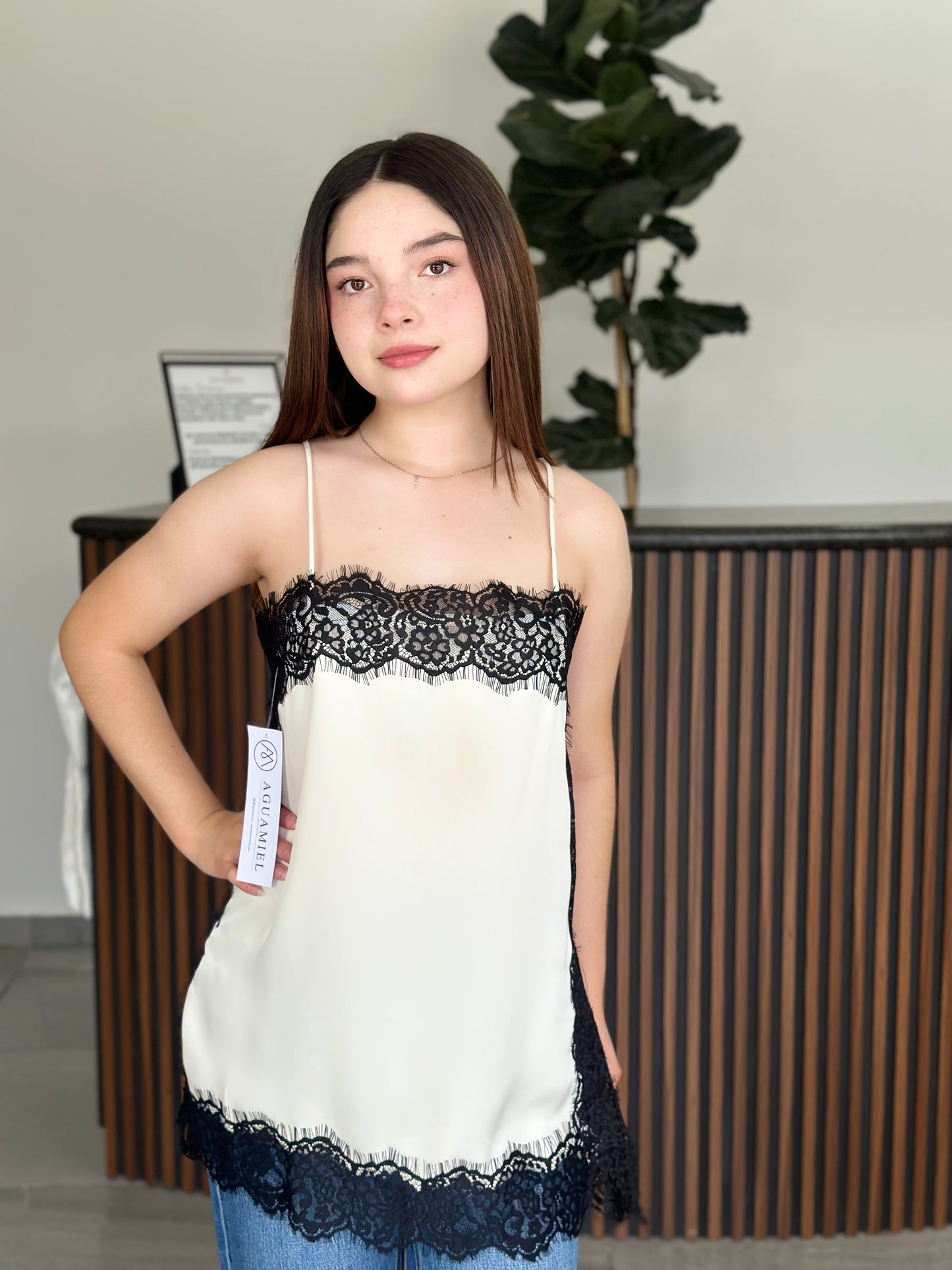 Blusa Lace Trim