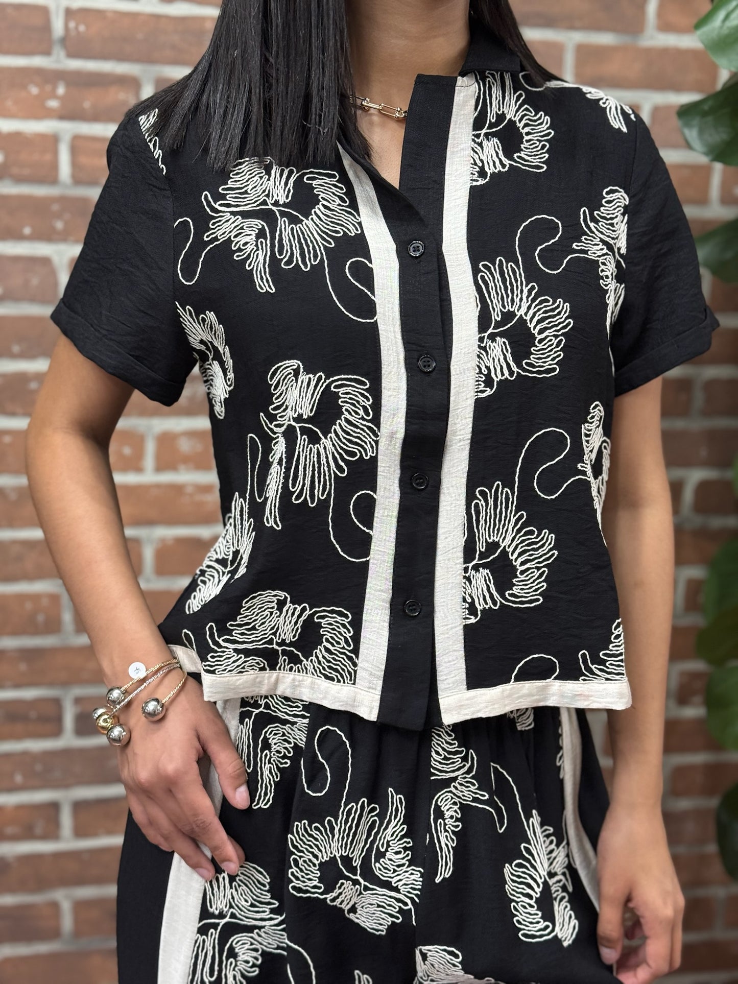 Set negros detalles blancos