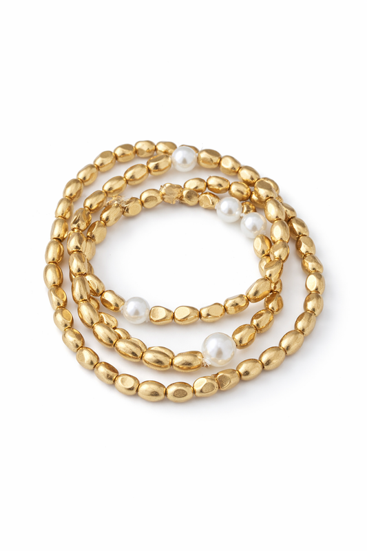 Pulsera Dorada con Perlas