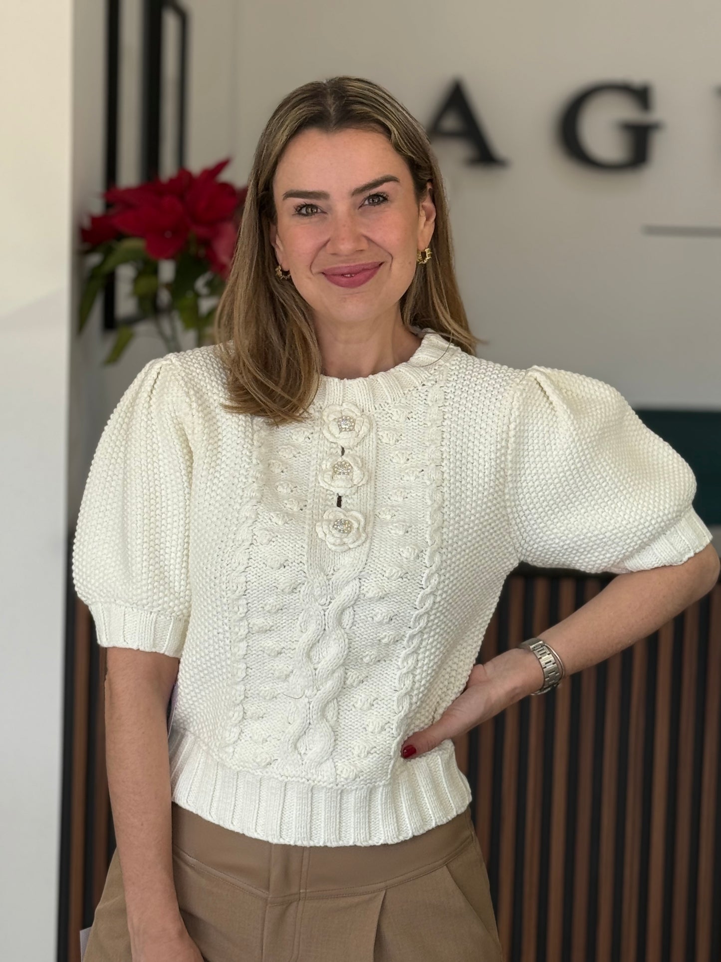 Suéter bordado blanco