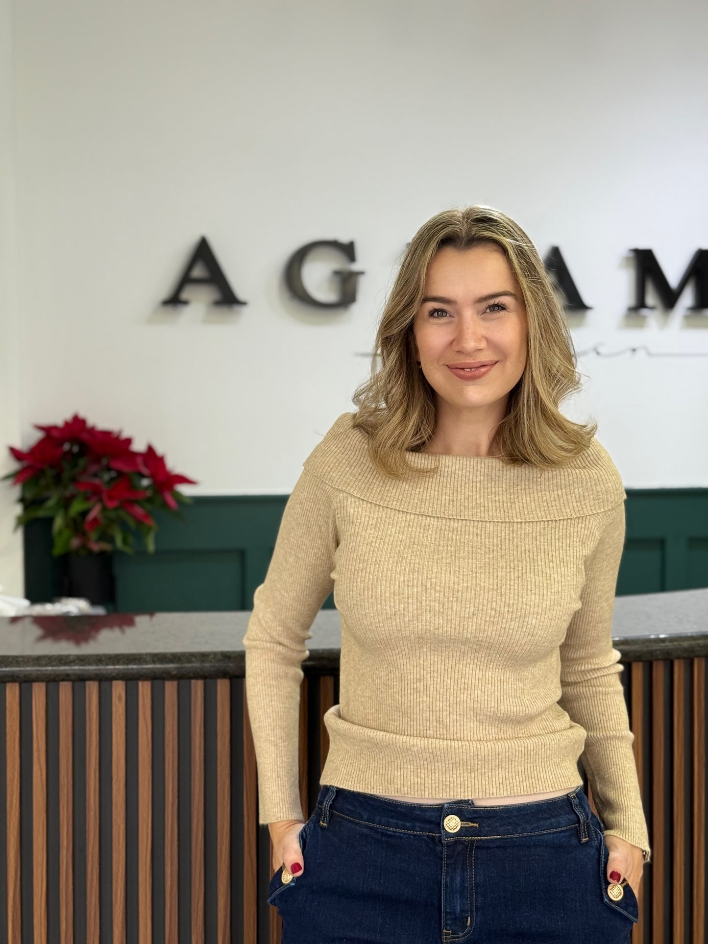 Suéter Off Shoulder “Contour”