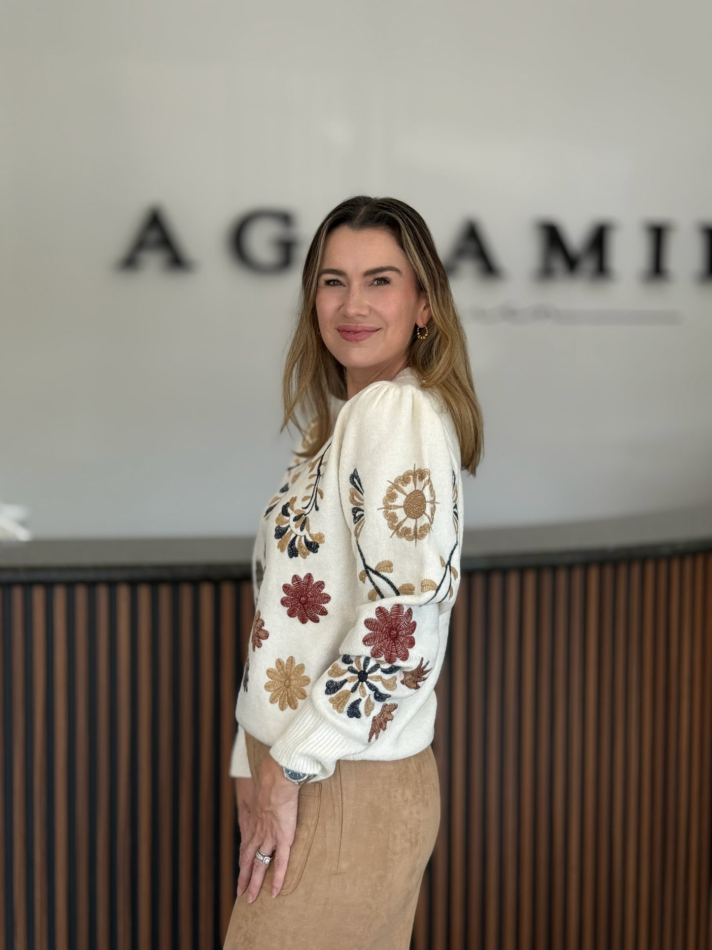 Suéter Floral Bordado