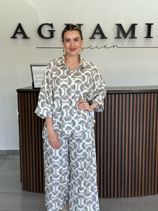 Set beige con negro detalles