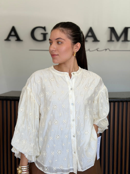 Camisa con bordado