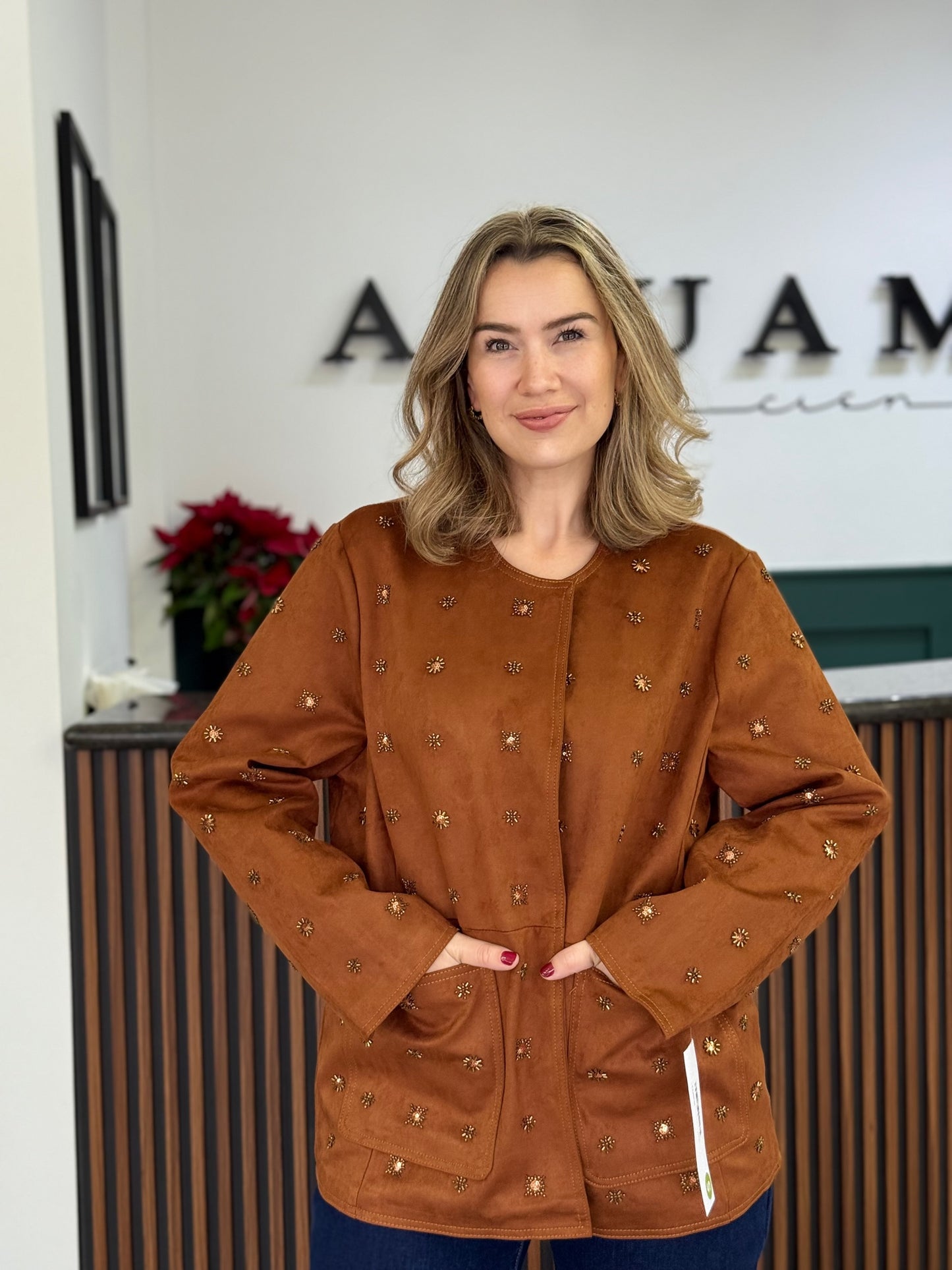 Jacket gamuza con piedras