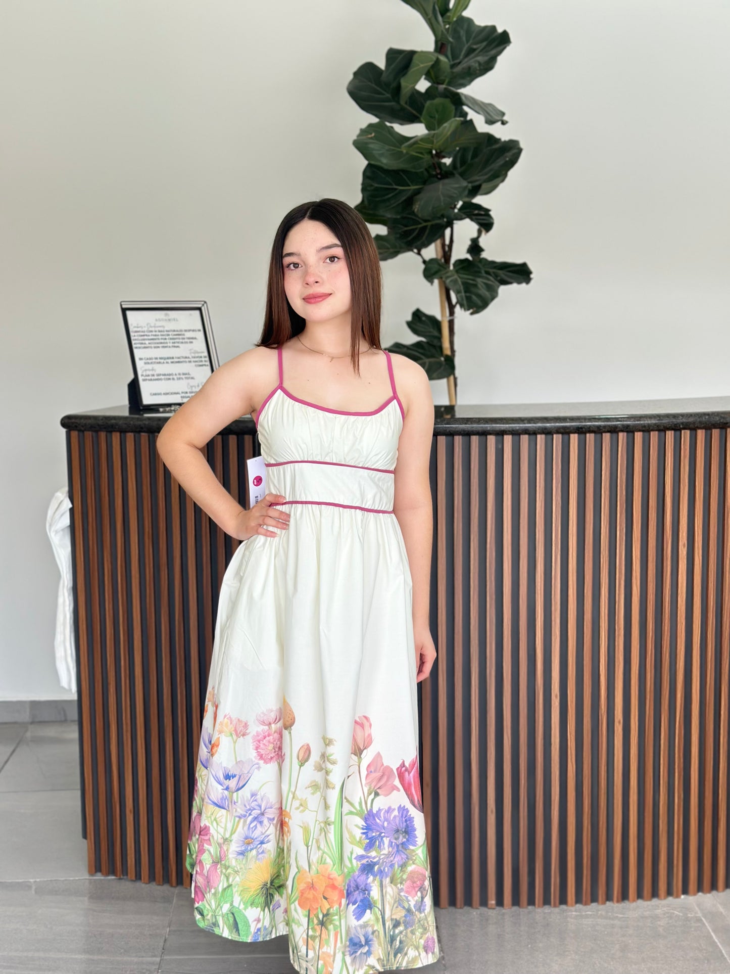Vestido Crema Corte Princesa