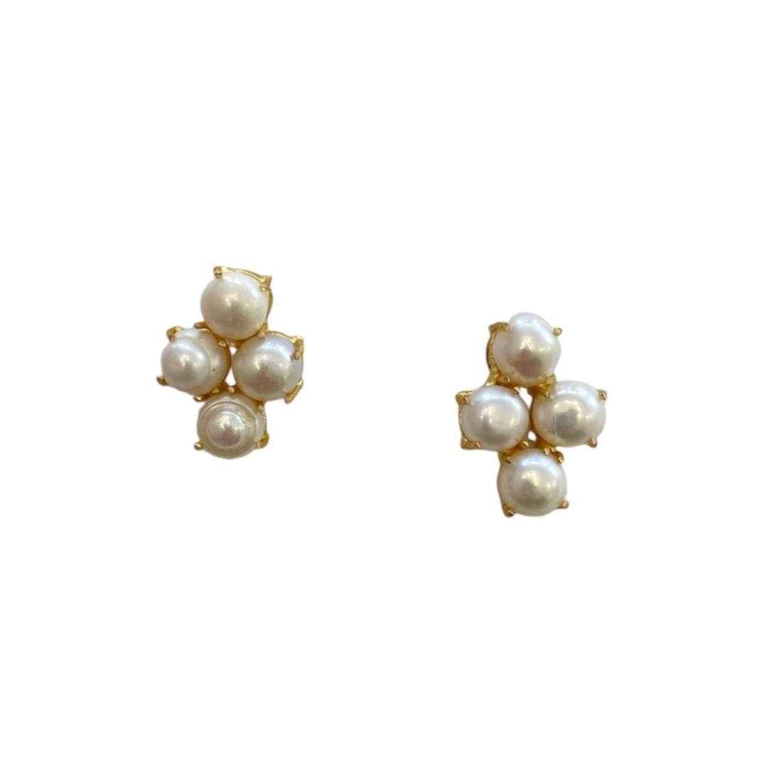 Aretes pearl bloom