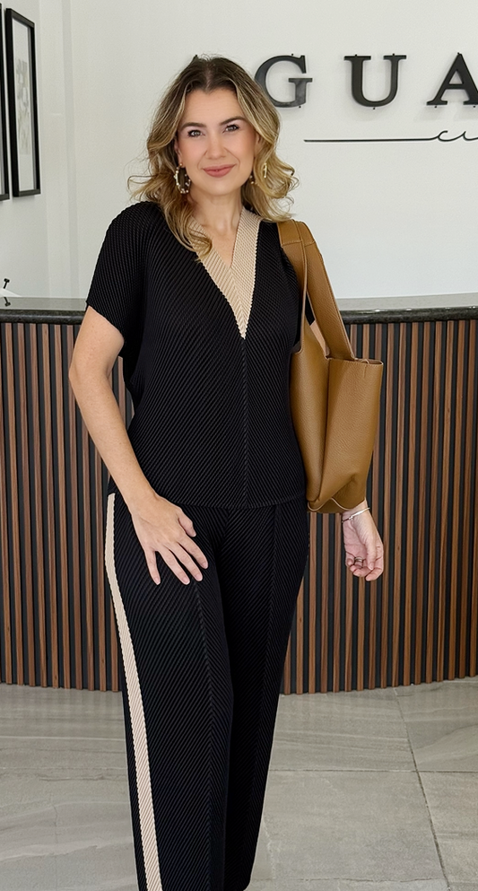 Conjunto negro con beige