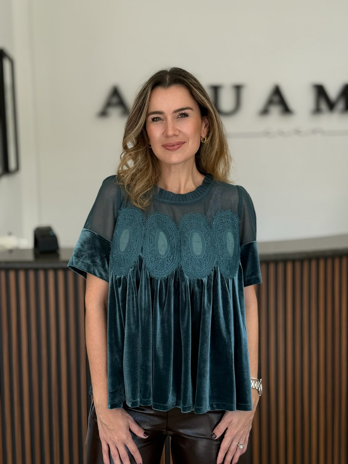 Blusa Teal Green de Terciopelo con Encaje