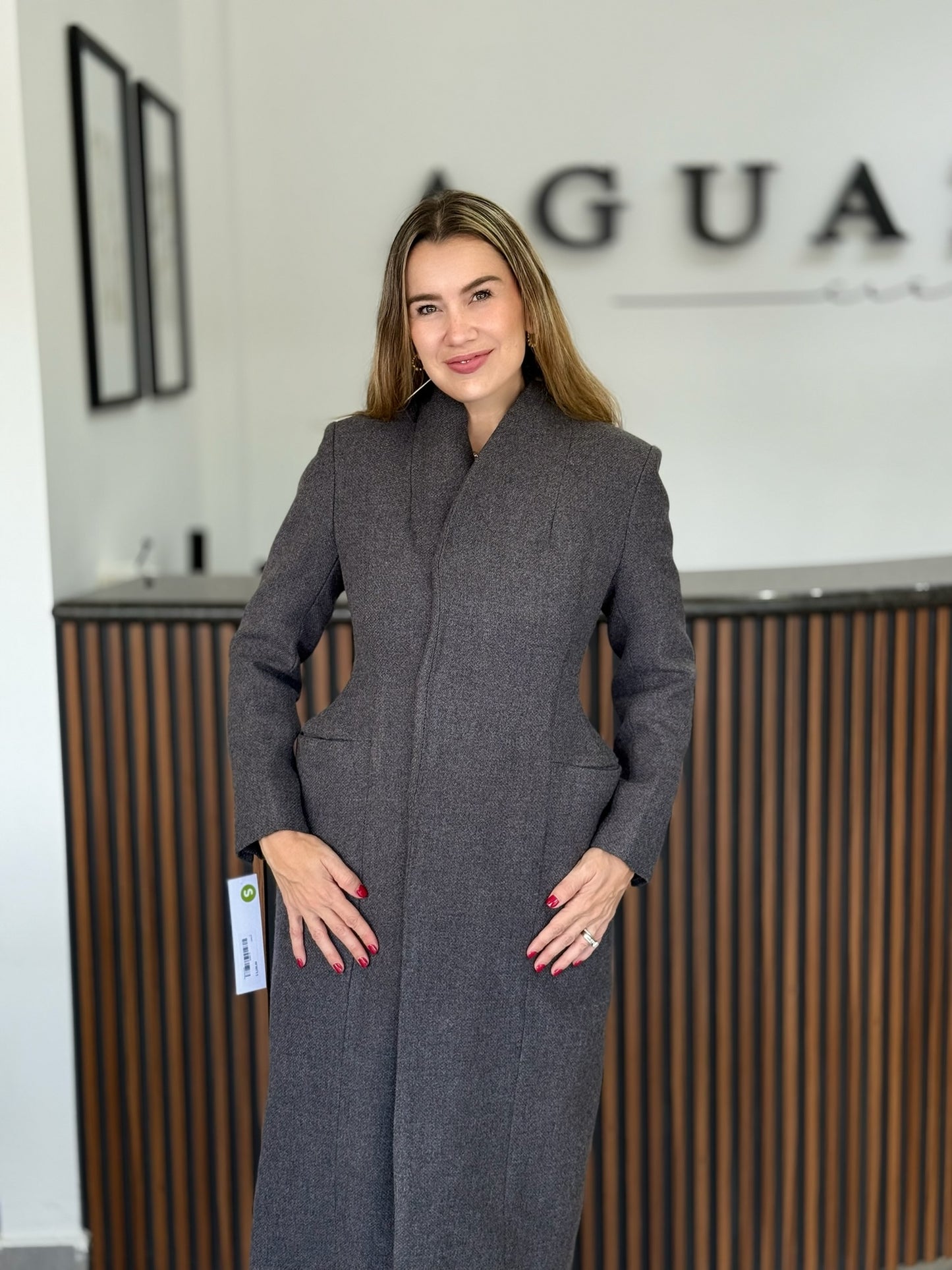 Abrigo gris silueta