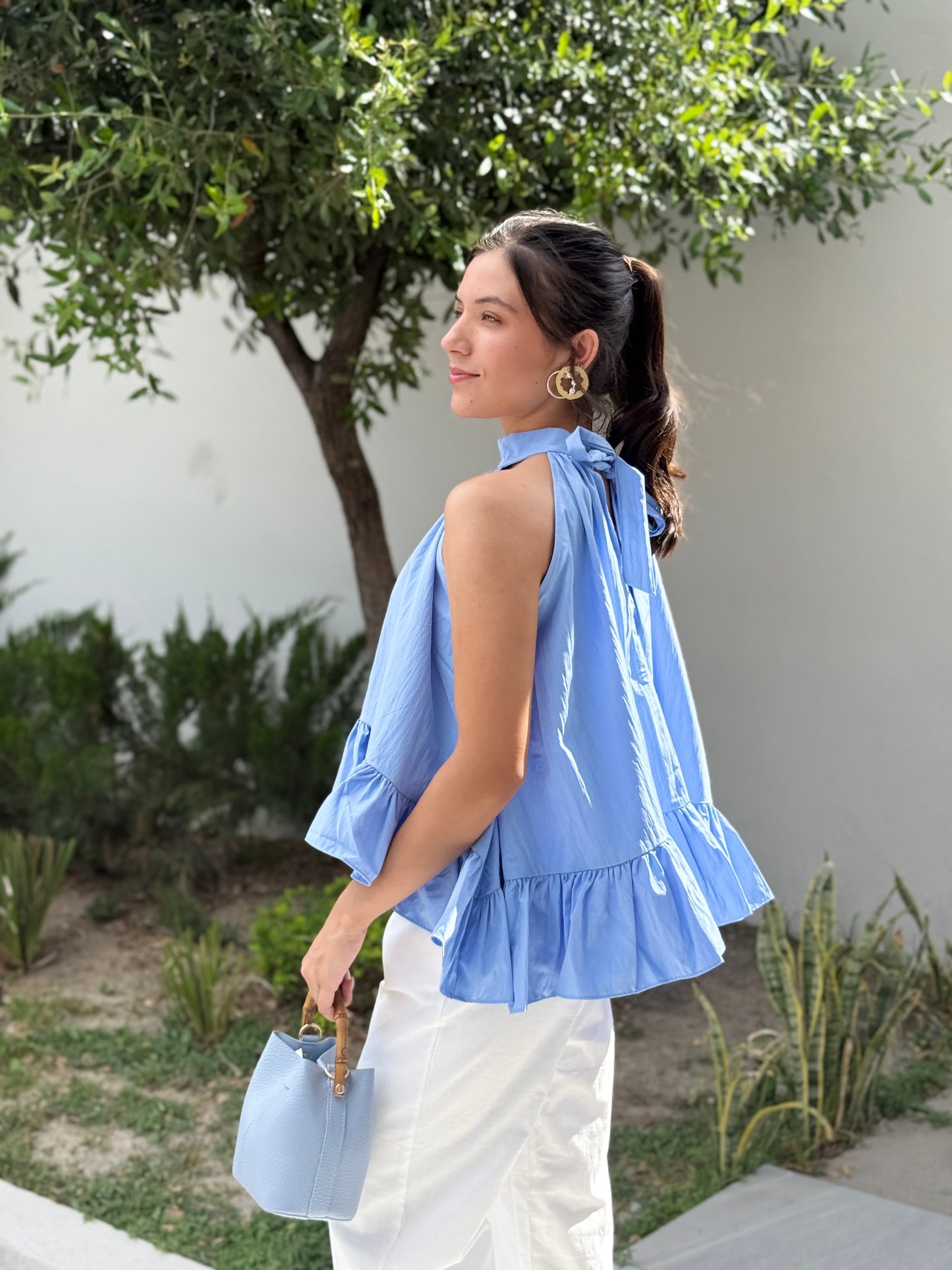 Blusa halter olan