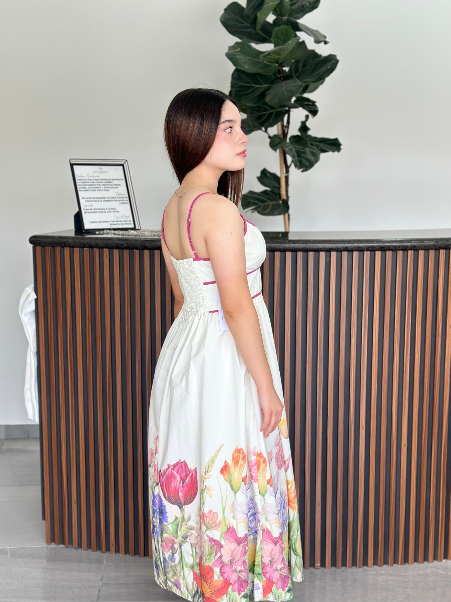 Vestido Crema Corte Princesa