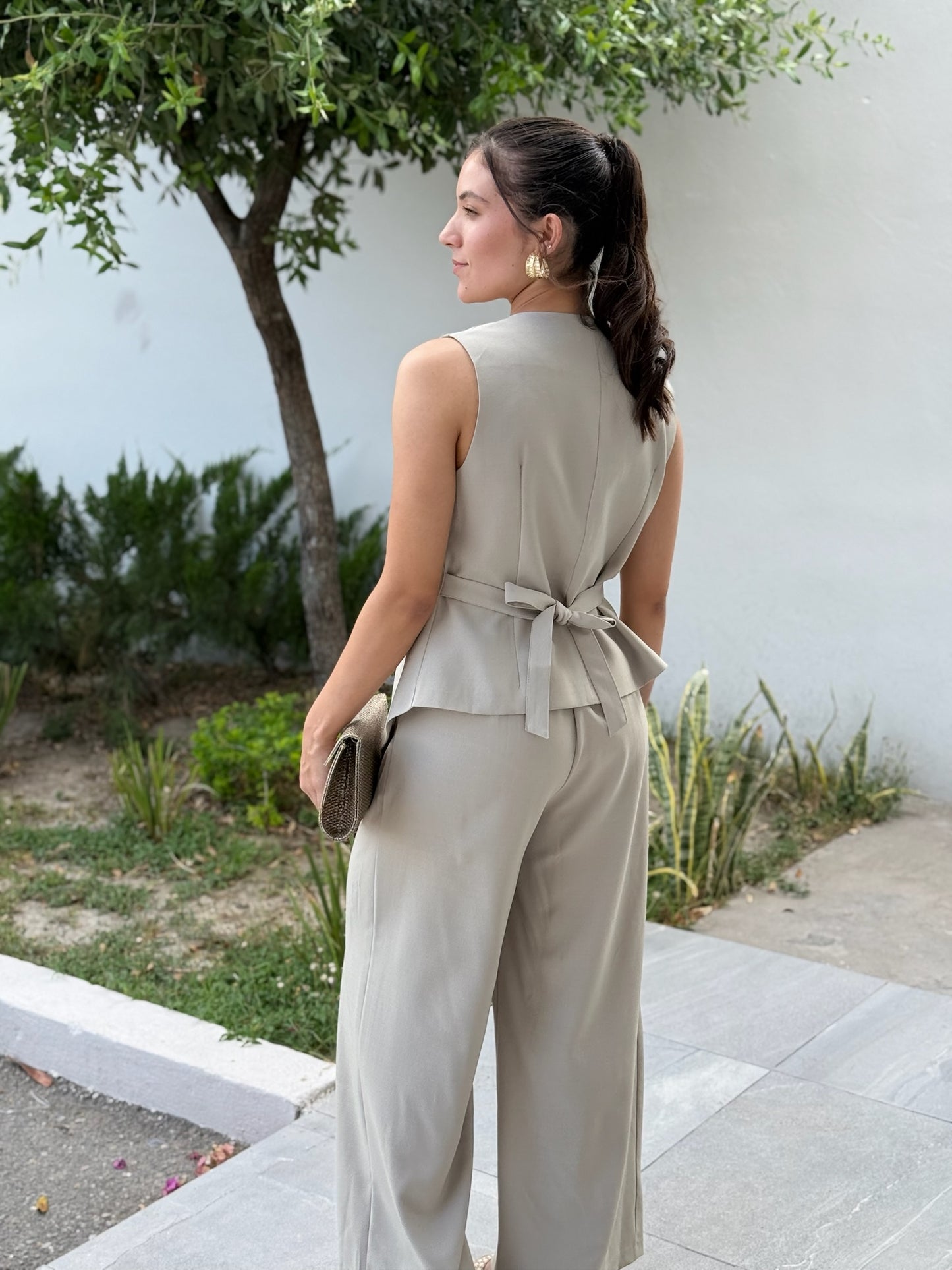 Conjunto verde militar flor