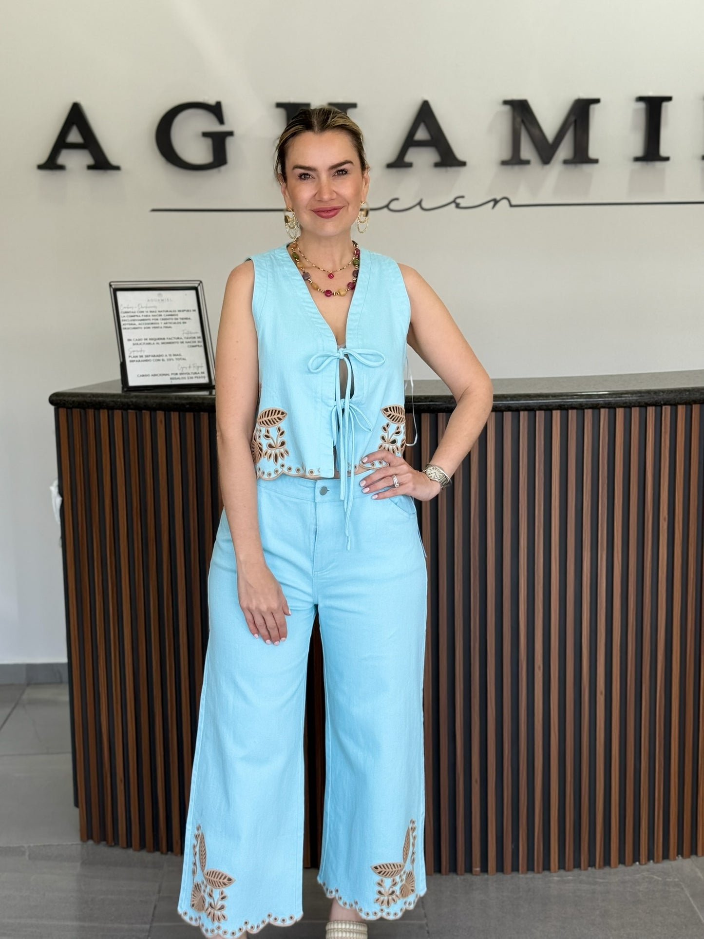 Set celeste detalles hojas