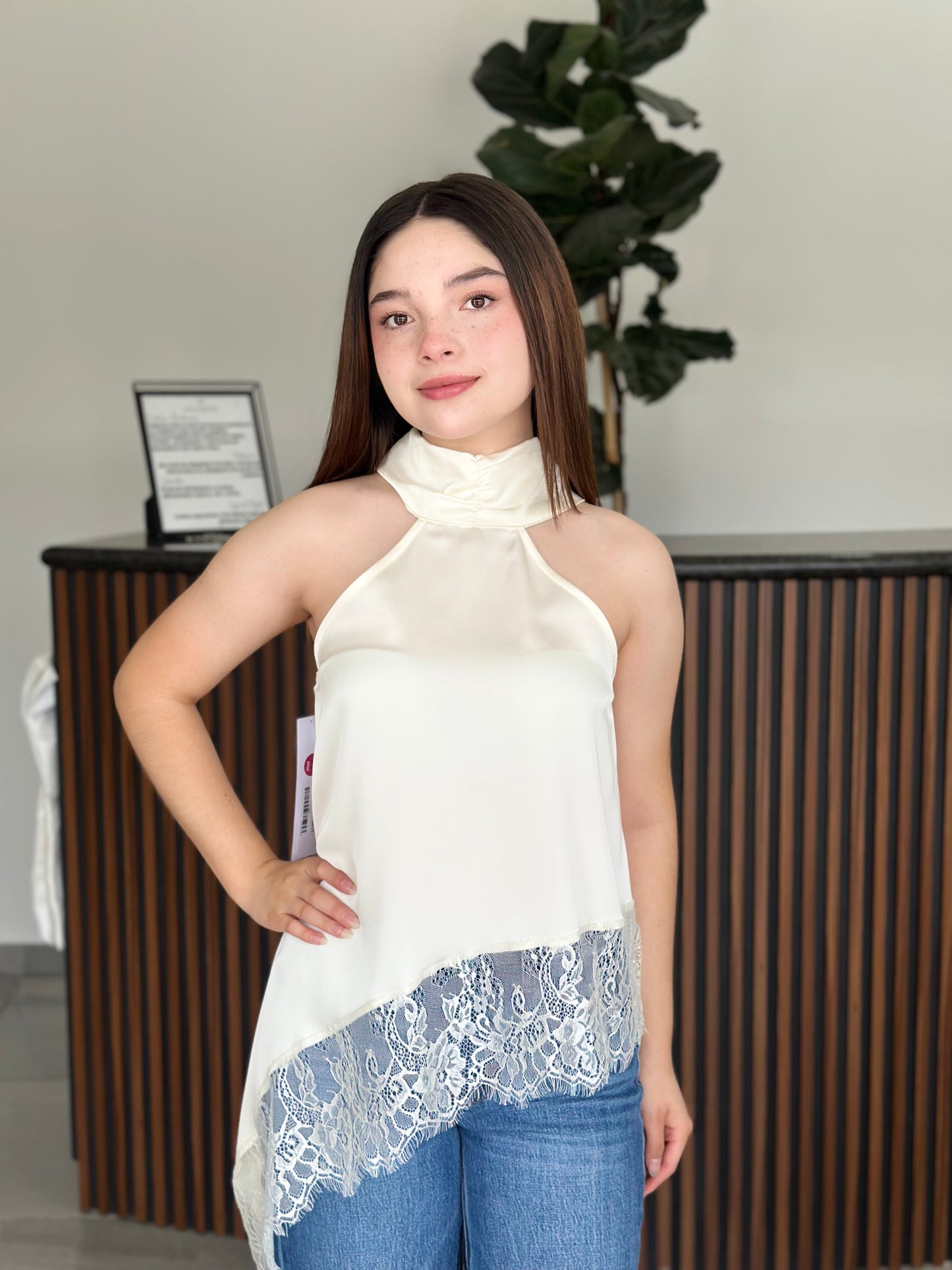 Blusa satin encaje