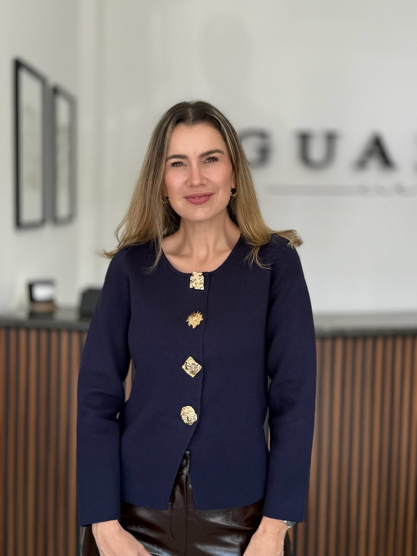 Suéter botones dorados