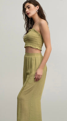 Conjunto verde pantalón y top