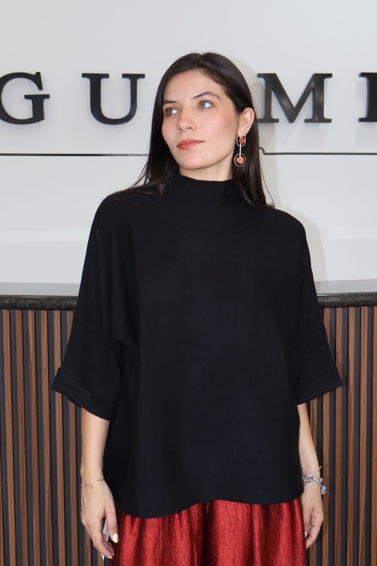 Sueter oversized negro
