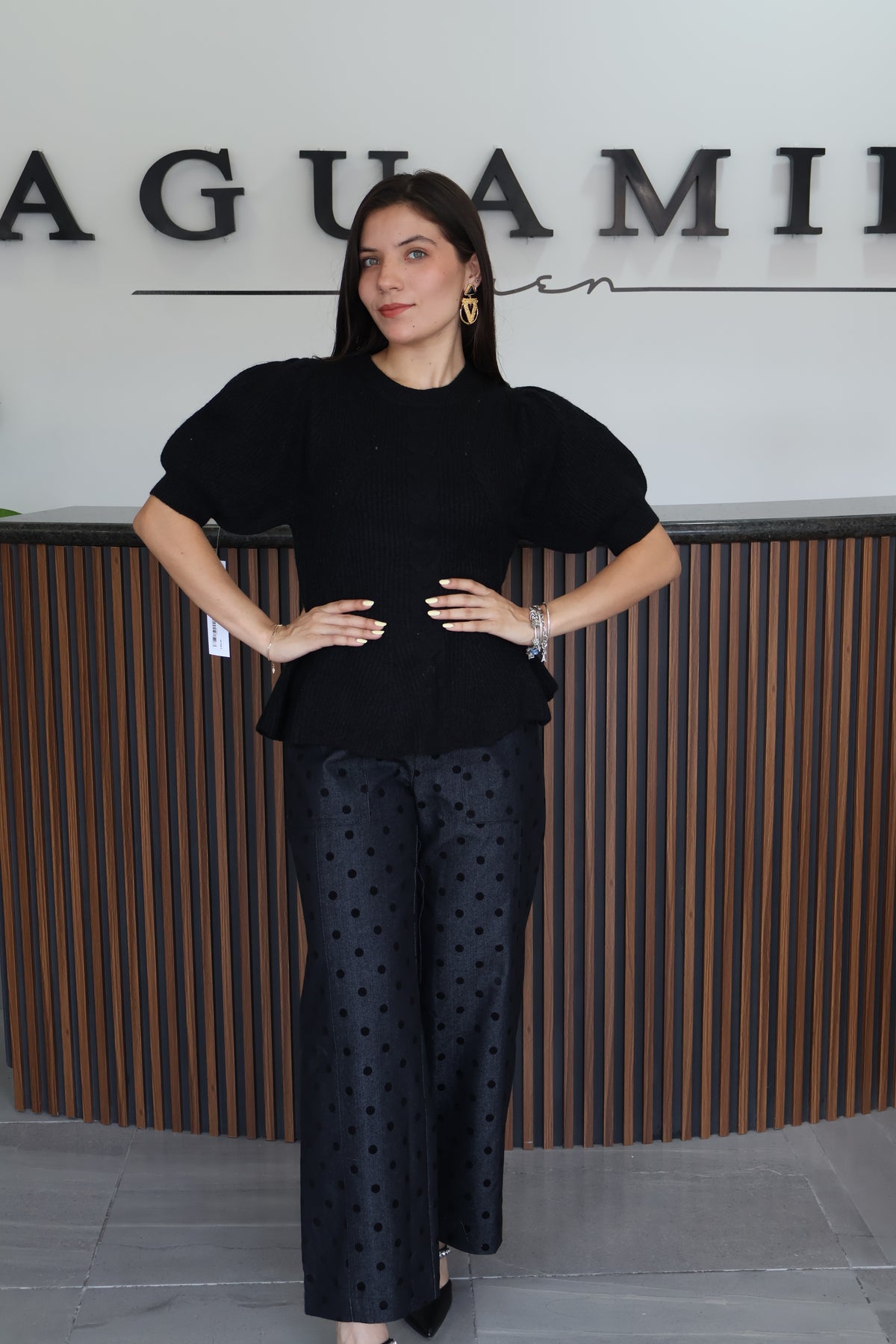 Sueter negro peplum